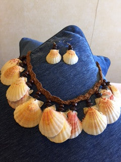 Macrame and Shell Necklace