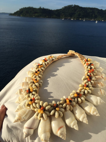 Polynesian Sea Shell Statement Collar