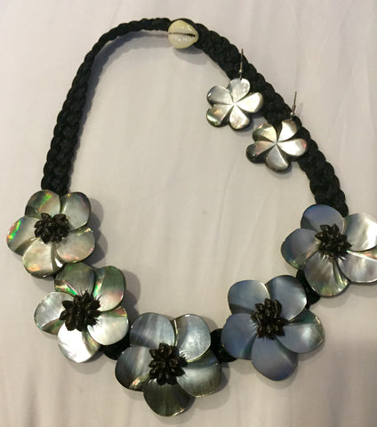 Shining Ebony Mother-of-Pearl Polynesian Necklace and Earrings